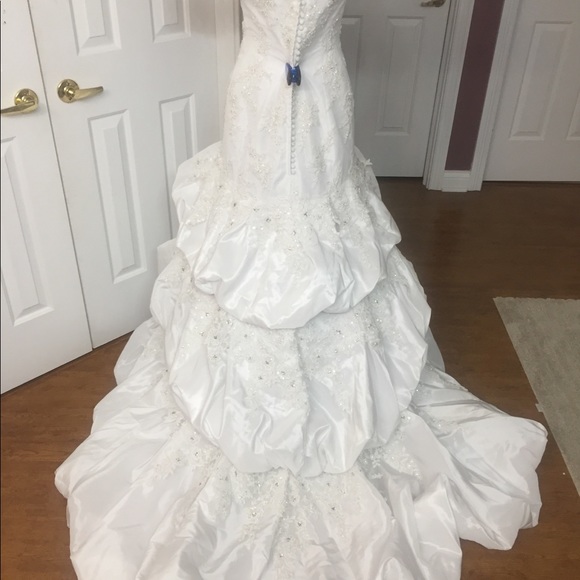 NWT Wedding Dress - Picture 3 of 8